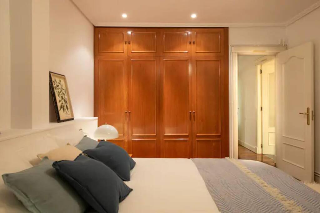 Exclusivo Apartamento En El Casco Viejo Bilbao Esterno foto
